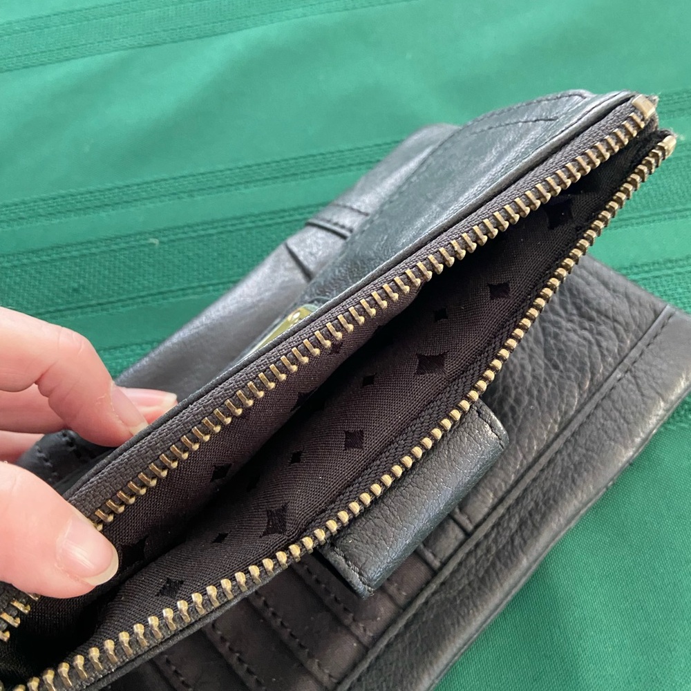 Fossil black Leather Wallet with Gold Accent - Picture 9 of 9